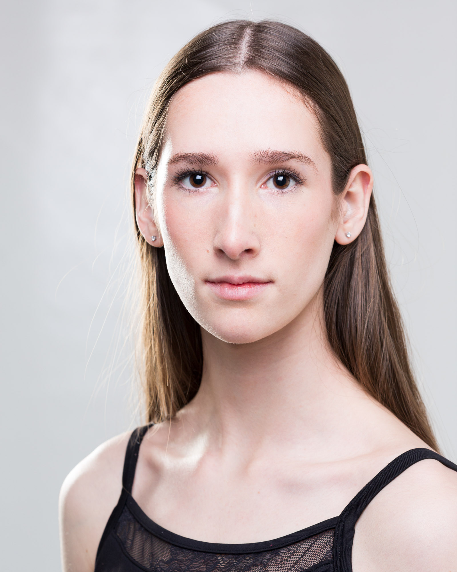 Headshot photography featuring Bronwen Thomas