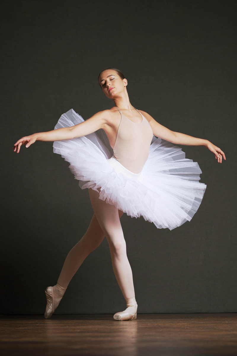 Professional Ballet Dance Photography of Amelia for her Dance Portfolio - Photography by Dusty Miller